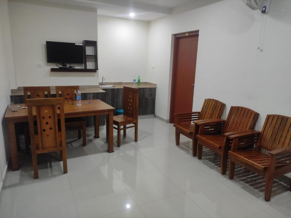 Pms Dhabi Residency Hotel Kottakkal Bagian luar foto